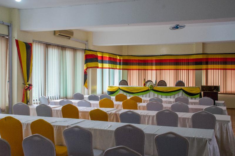 Lake View Resort Hotel Mbarara Buitenkant foto