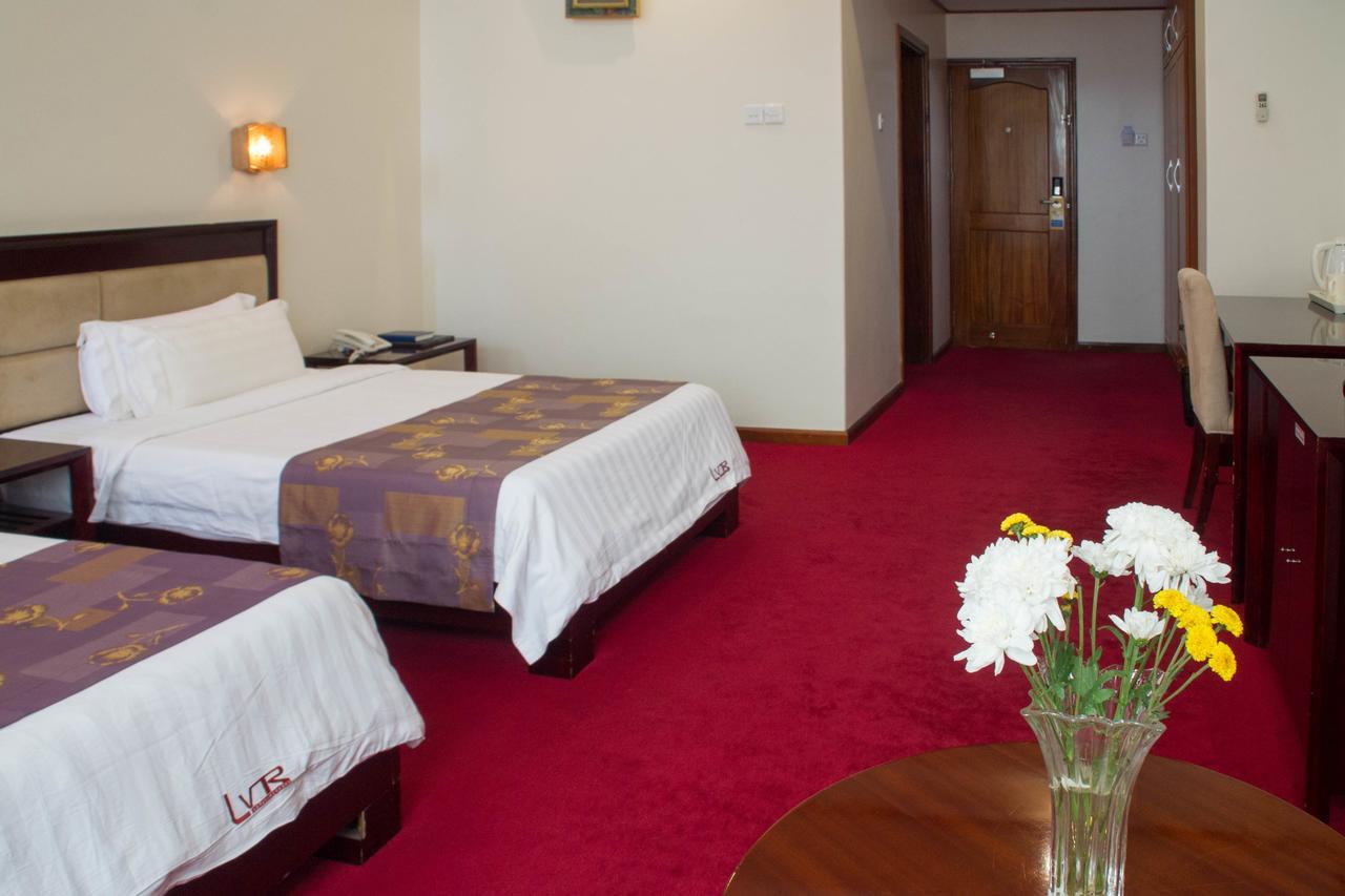 Lake View Resort Hotel Mbarara Buitenkant foto