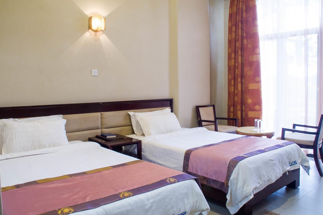 Lake View Resort Hotel Mbarara Buitenkant foto