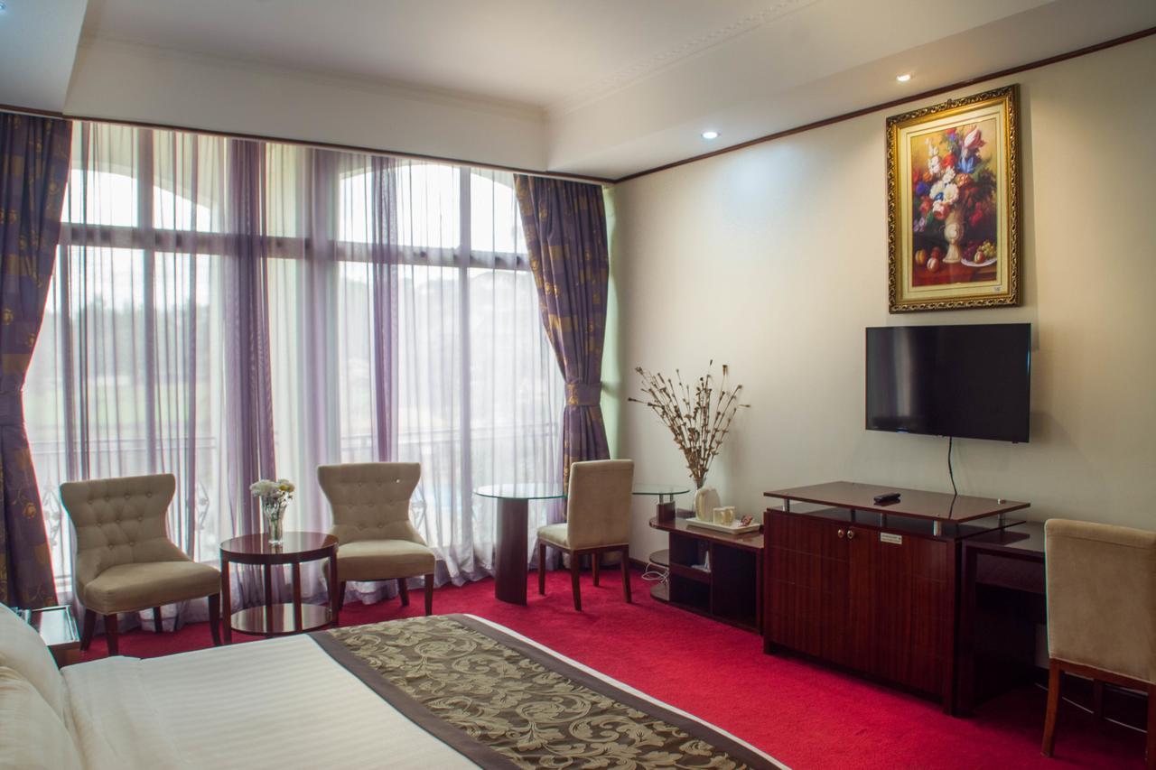 Lake View Resort Hotel Mbarara Buitenkant foto
